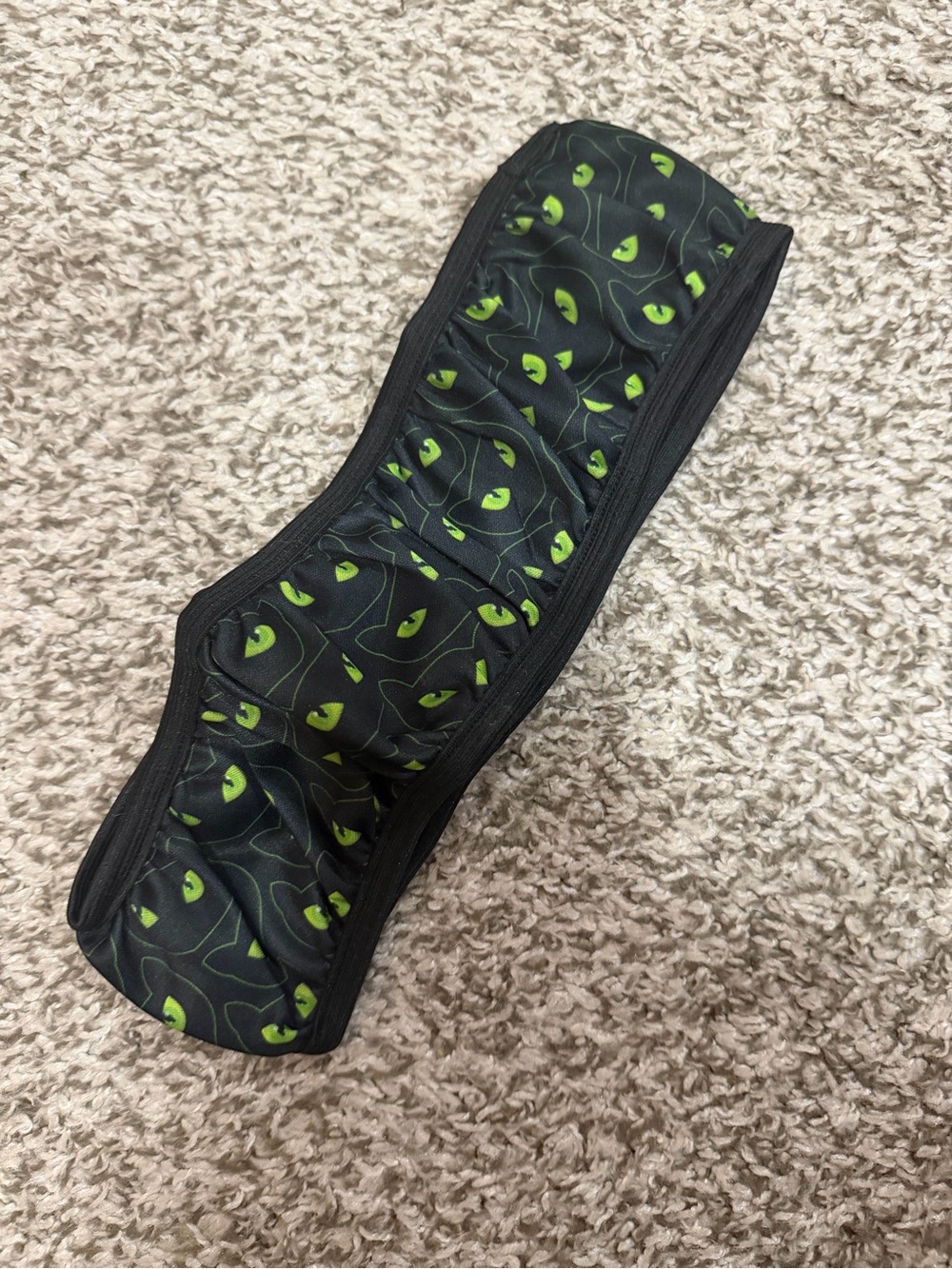 Steering wheel cover - green cat eyes